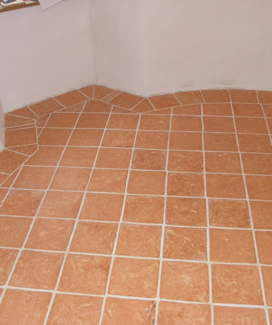 Opečni tlak v Gradu Snežnik in njegovih pristavah 12