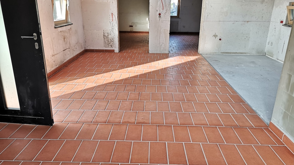 Opečni tlakovci v obnovljeni zidanici 27