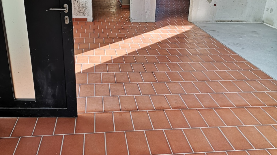 Opečni tlakovci v obnovljeni zidanici 28