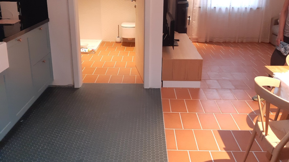 Opečni tlakovci v obnovljeni zidanici 6
