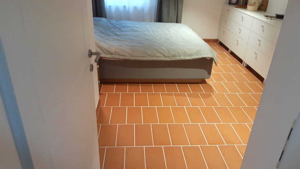 Opečni tlakovci v obnovljeni zidanici 7