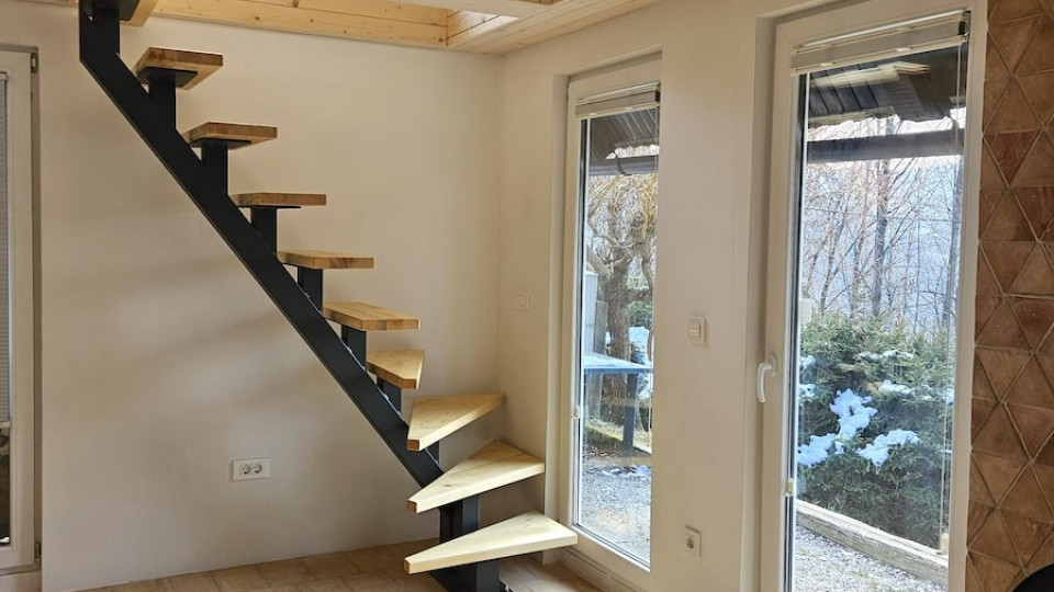 Opečni tlakovec Terra Cotta v leseni hiški 16 min