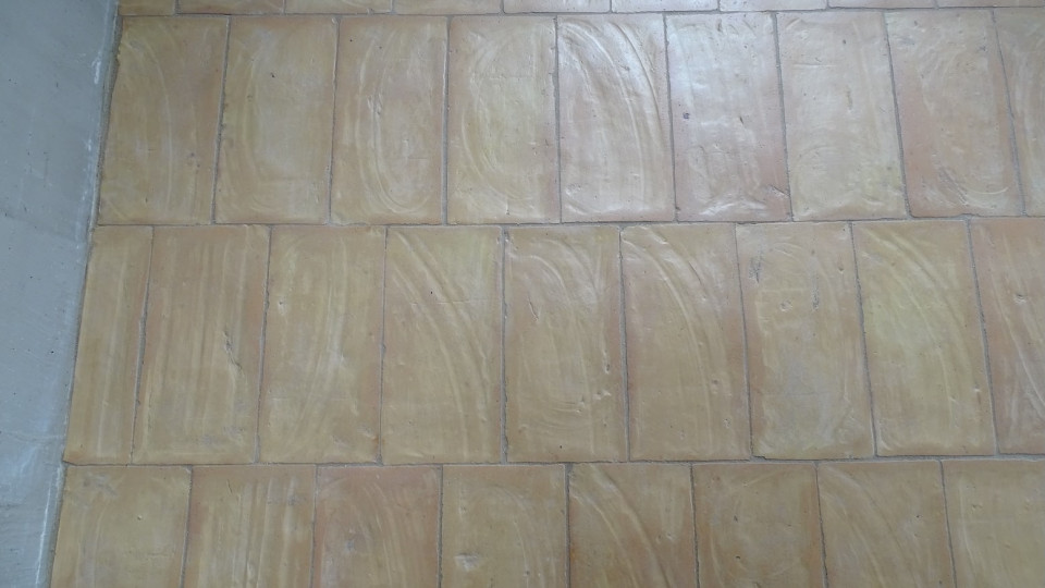 Opečni tlakovec Terra Cotta v leseni hiški 26 min