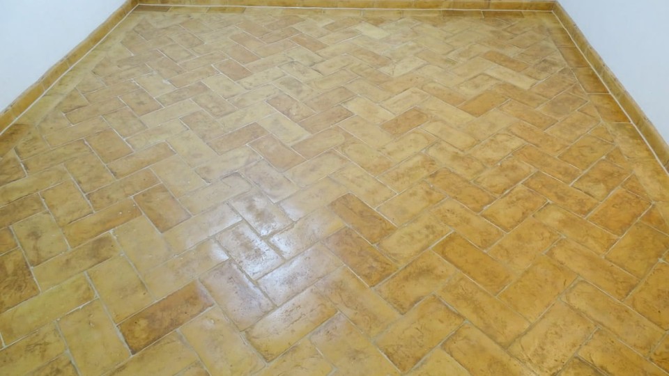 Terra Cotta Gialla ribja kost z obrobo 12