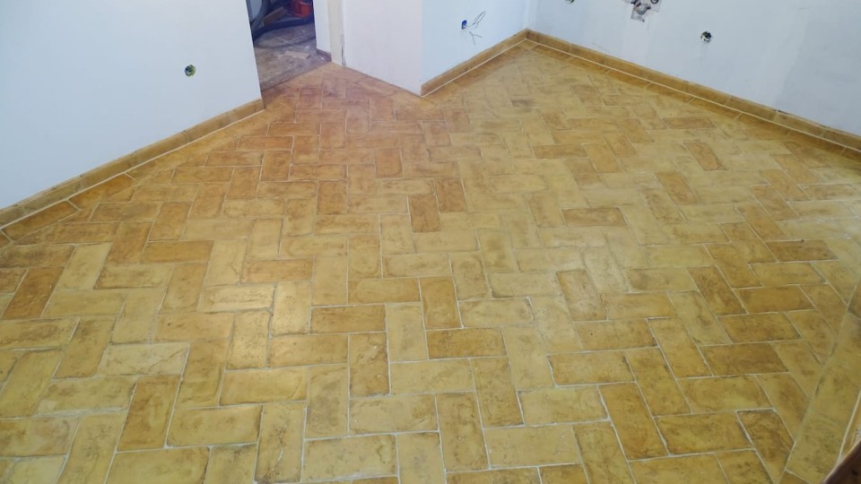 Terra Cotta Gialla ribja kost z obrobo 15