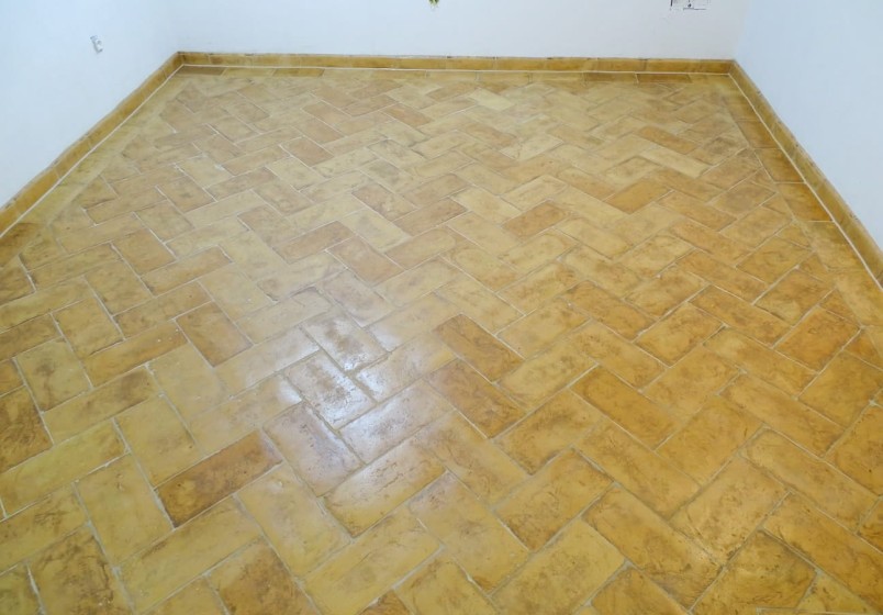 Terra Cotta Gialla ribja kost z obrobo 12